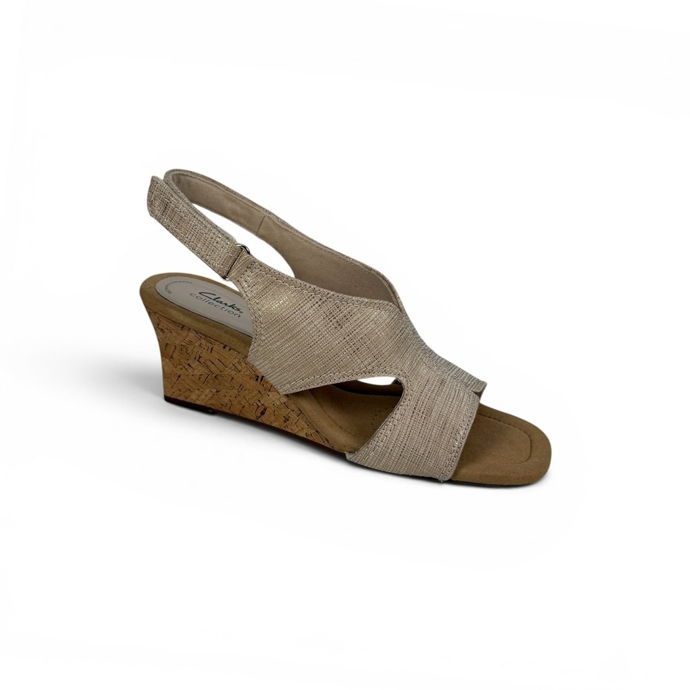 Clarks Kyarra Aster Wedge Sandal Womens 10 Wide Sand Gold Metallic Textile
